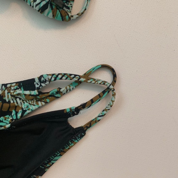 Volcom Bikini - Picture 2 of 4